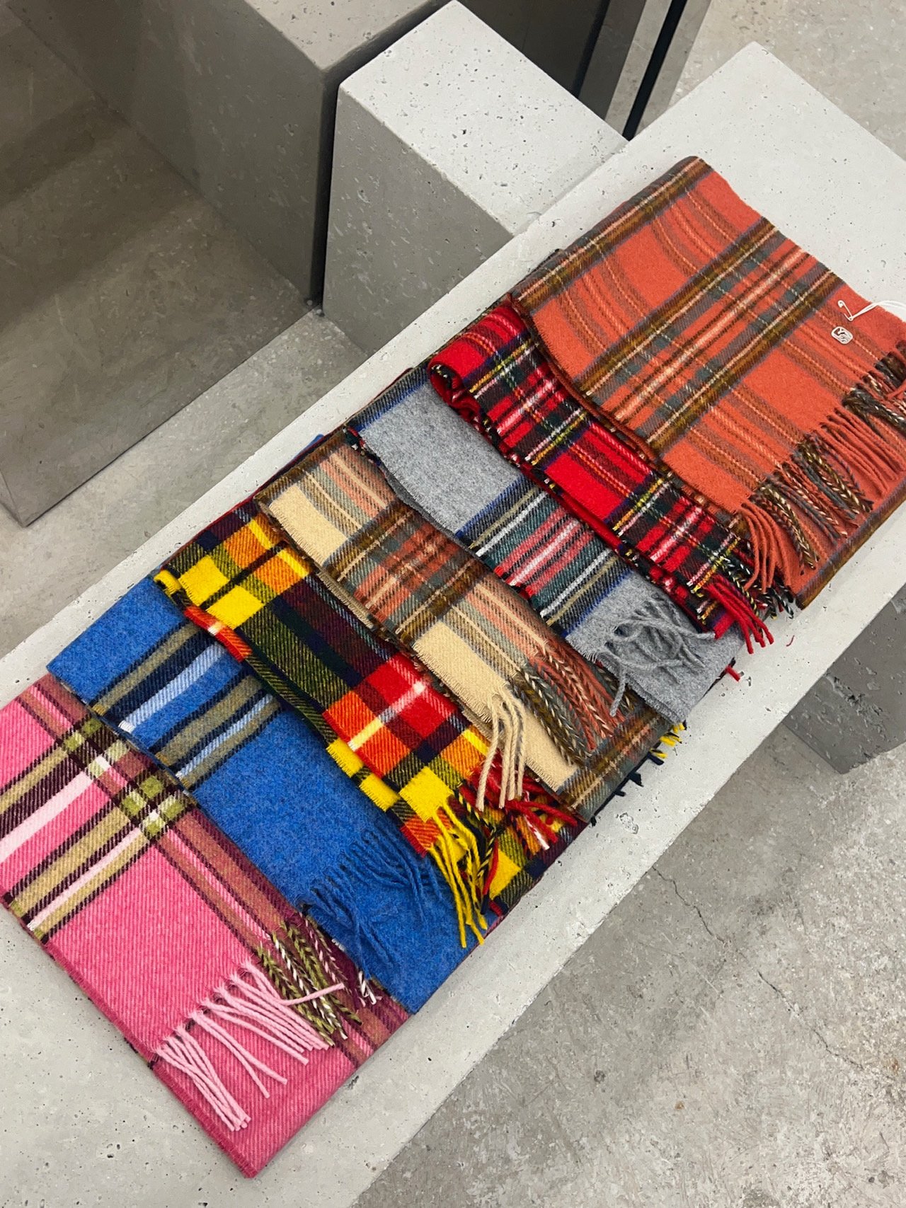 [일부당일] 러브유쏘머치 아브라함문 체크 머플러 울100 문 체크 목도리 (7c)