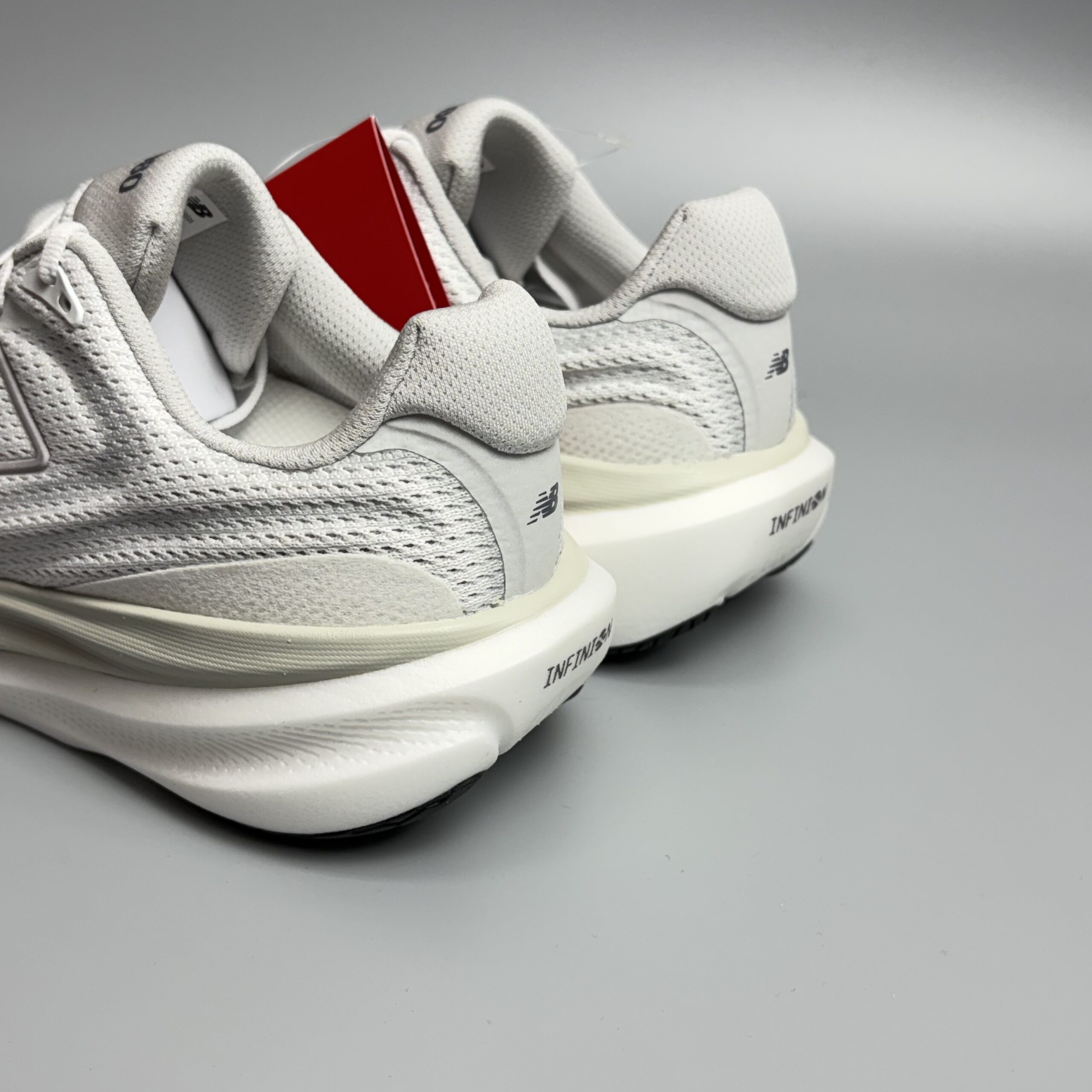 뉴발란스 발볼넓은 남자 안정화 쿠션화 프레쉬폼 런닝화 860 D 2E 4E