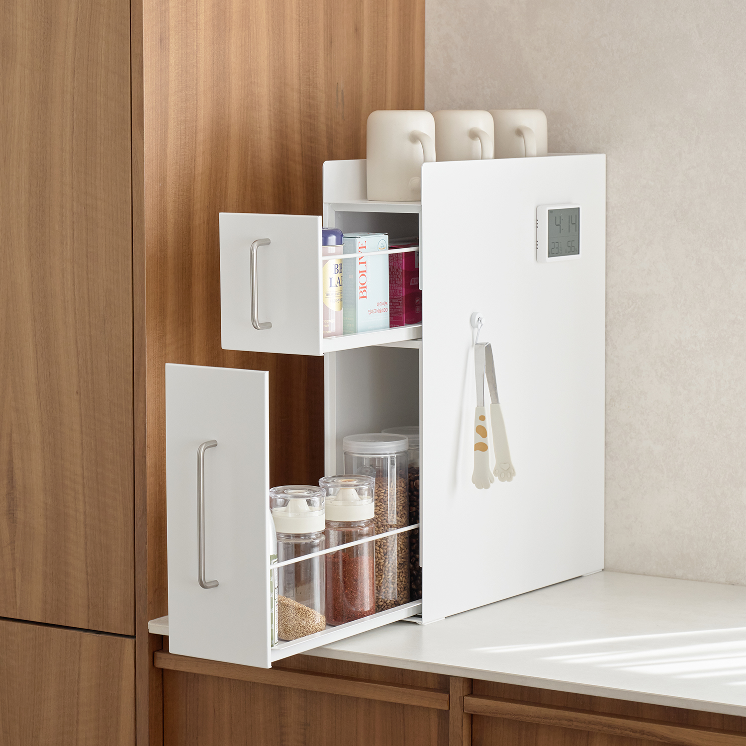 작은 주방도 깔끔하게! 실용적인 식탁 정리함과 슬라이딩 수납 아이템 소개