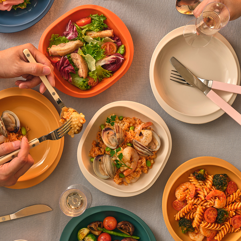 캠핑이나 피크닉에 딱! 실리콘으로 만든 원형 접시 추천