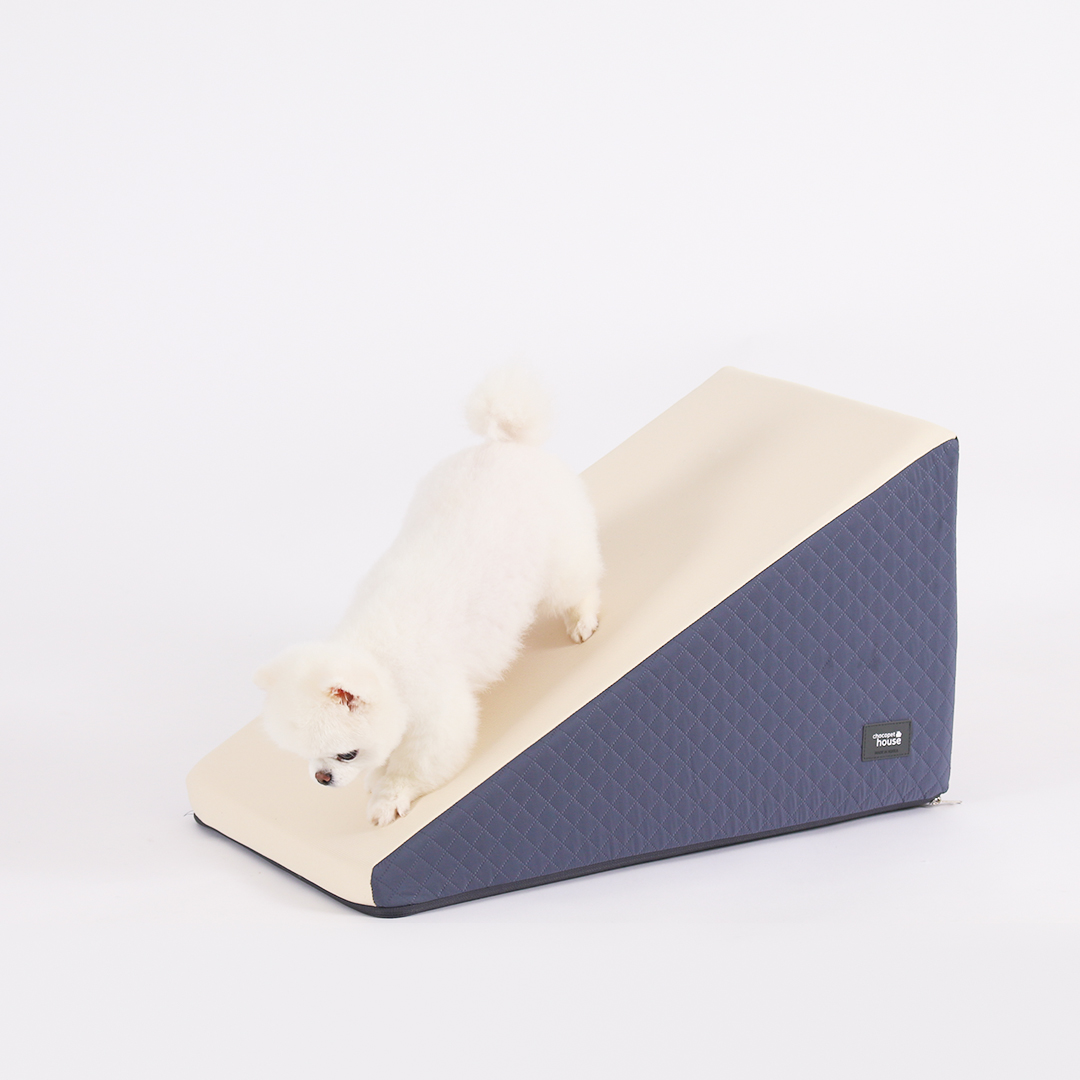 강아지 계단, 집에서도 쉽게 사용할 수 있는 논슬립 스텝 추천!