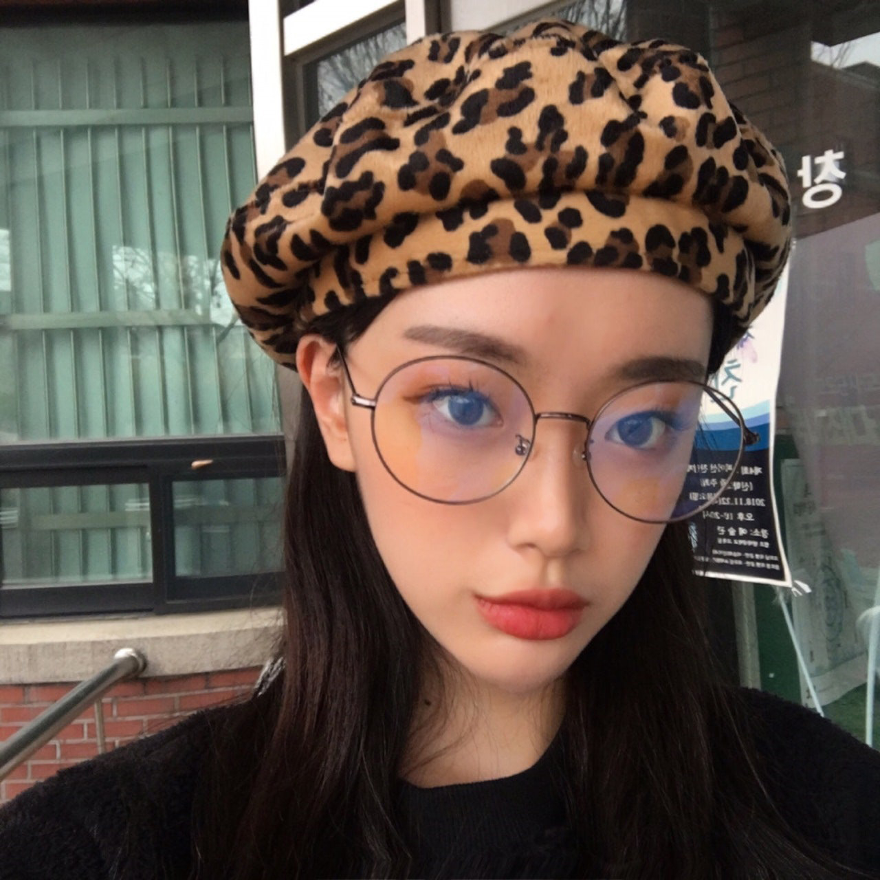 편하게 쓰는 동그란 안경, 블루라이트 차단으로 눈 건강 지키기