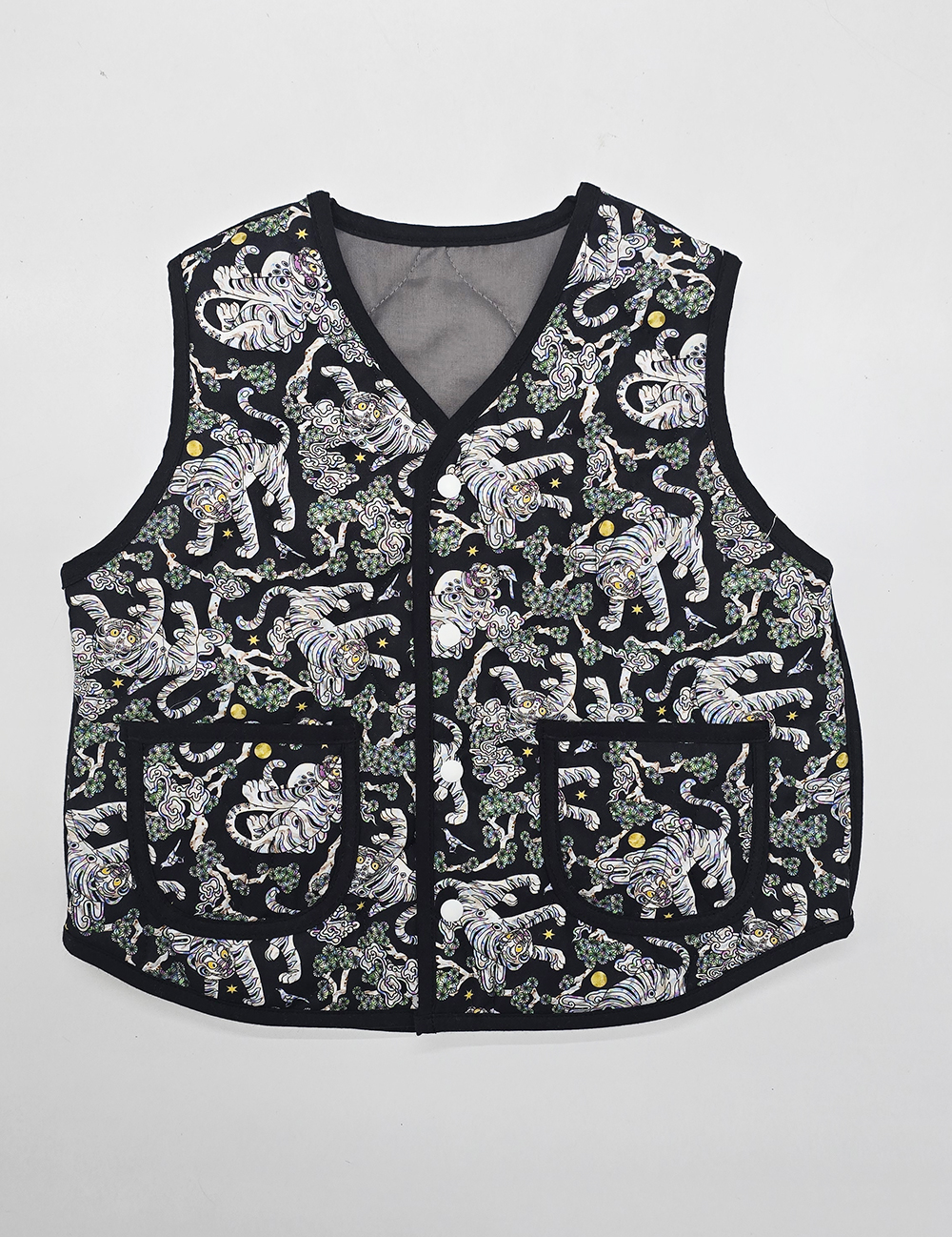 편하게 입기 좋은 성인용 자개무늬 블랙 패딩 조끼 추천