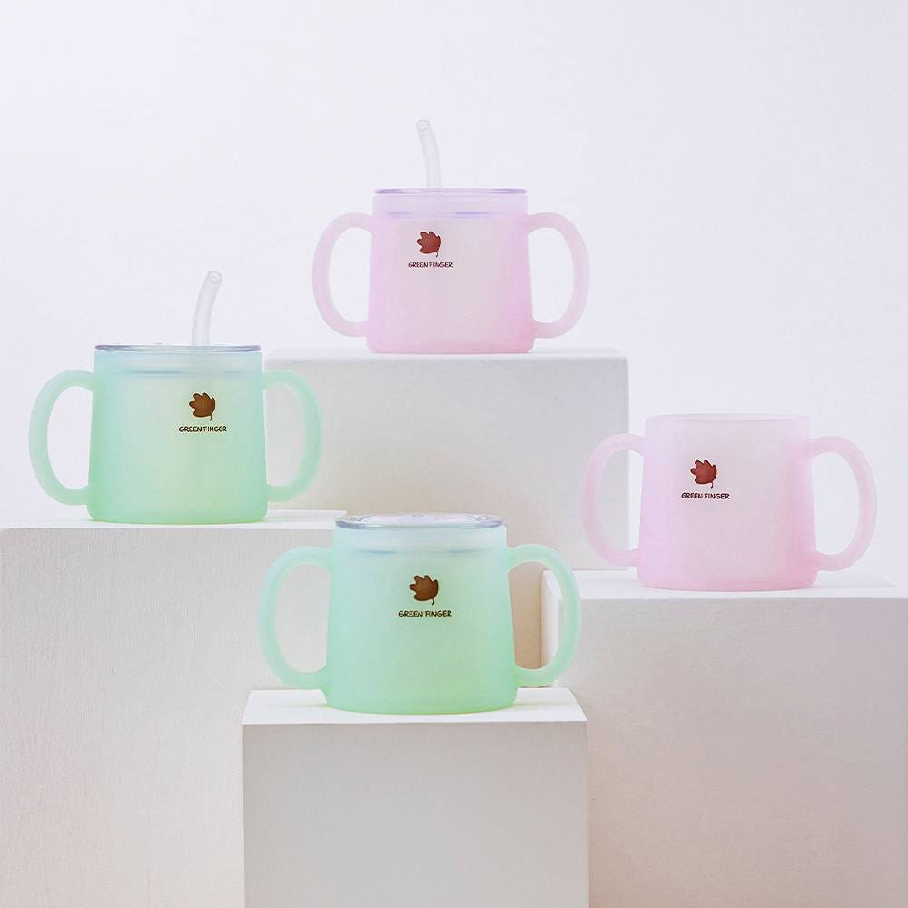 아기 손에 딱 맞는 실리콘 빨대컵, 처음 시작하는 단계에 딱 좋아요!