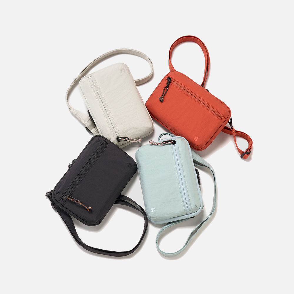 일상에서 딱! 편리하게 사용하는 여권 가방 추천