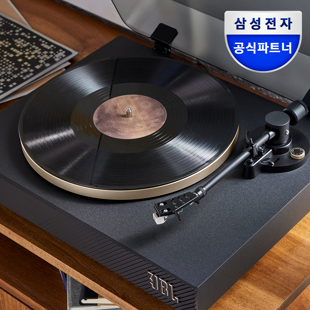 일상에서 즐기는 멋진 음악, 삼성전자 JBL SPINNER BT 턴테이블로 시작하세요!