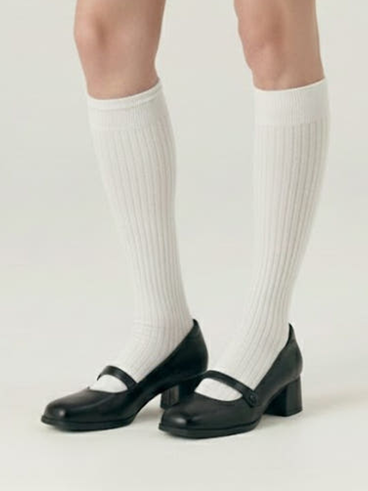 일상 속 편안함과 세련됨을 동시에! 스윗버튼 메리제인 펌프스 추천