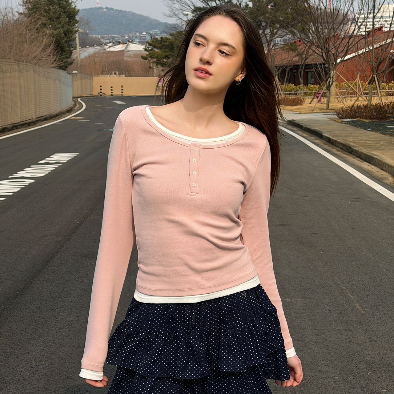 [후아유] 레이어드 헨리넥 긴팔티(여성) / WHLAG2283F