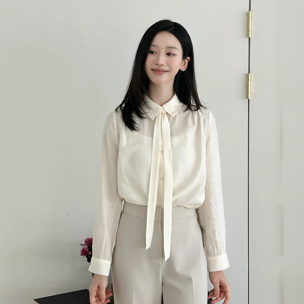 편하게 입기 좋은 카라 타이 블라우스, 어떤 스타일로 연출할까?