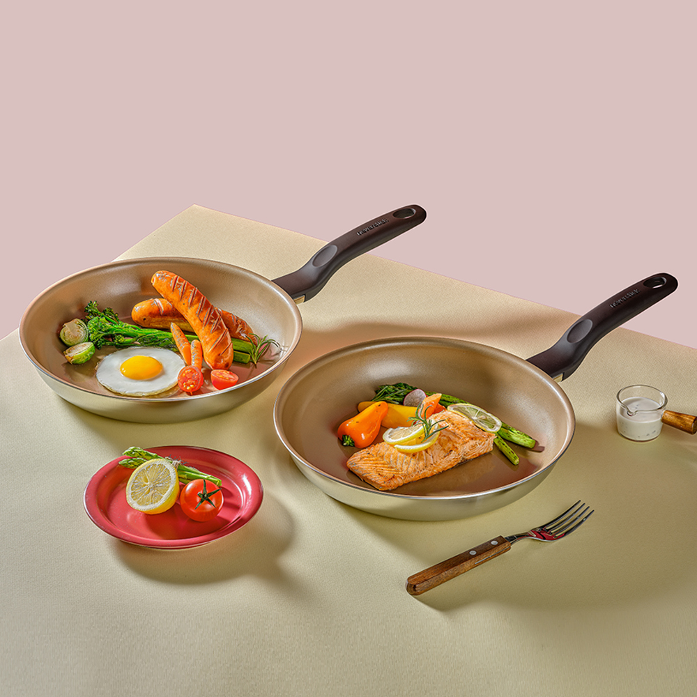 가볍고 튼튼한 프라이팬, 일상 요리의 필수템 추천!