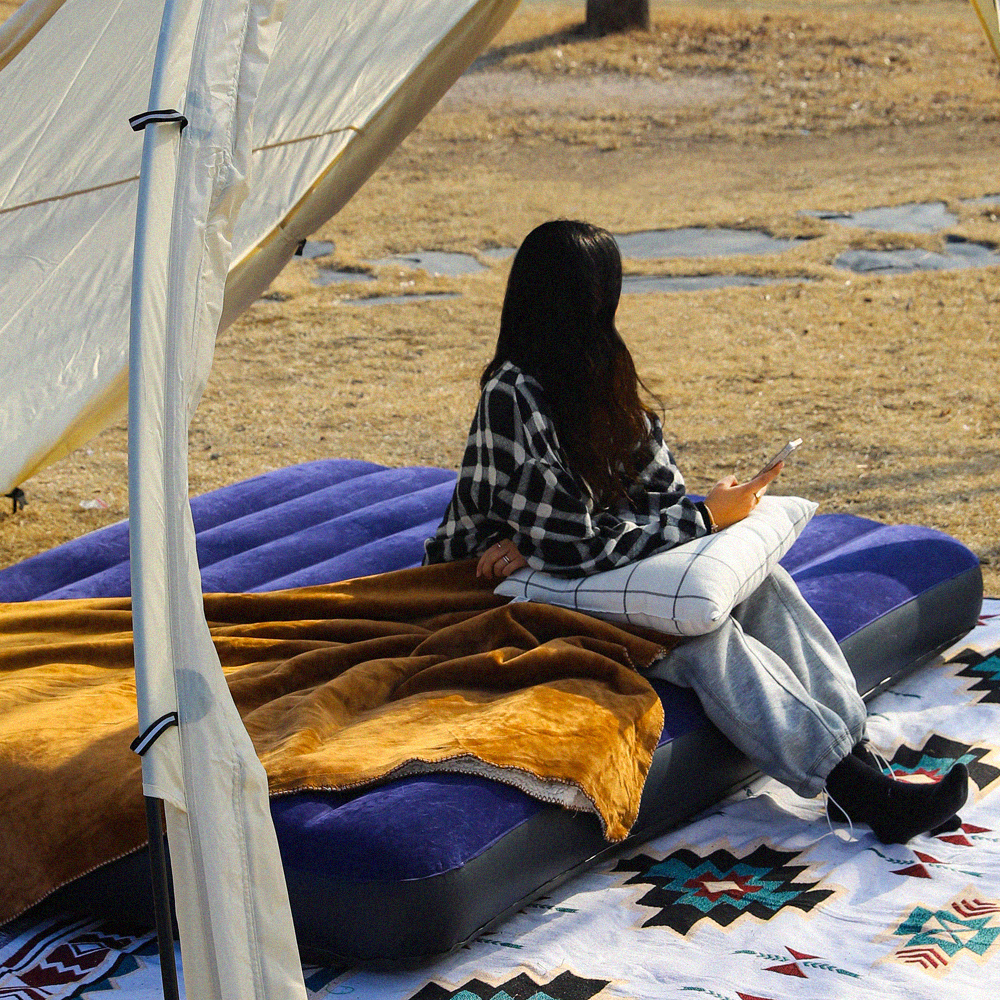 캠핑을 더 편하게! 인텍스 에어매트로 숙면을 즐기세요