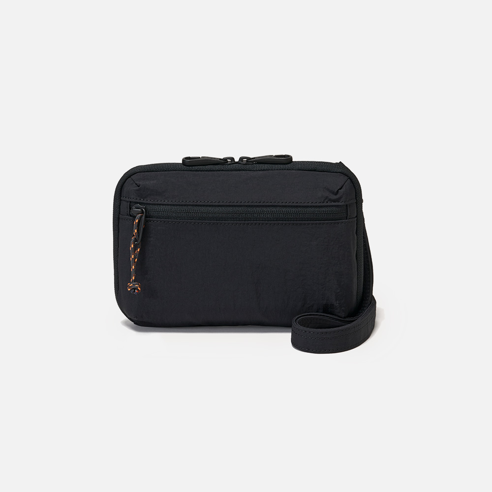 일상에서 딱! 편리하게 사용하는 여권 가방 추천