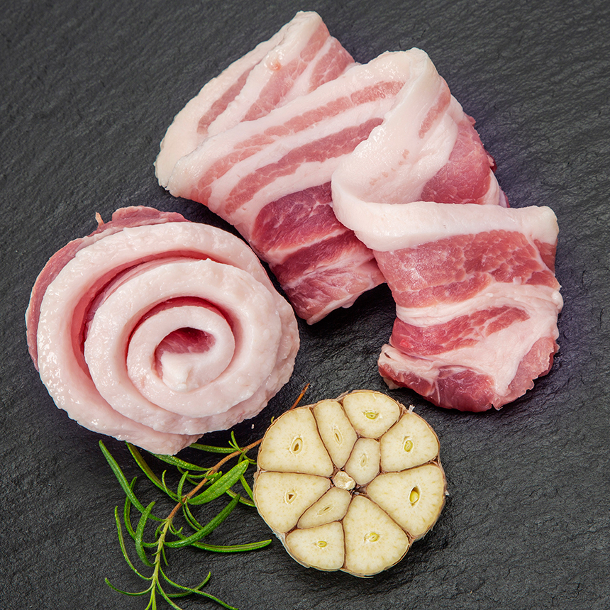 집에서 즐기는 맛있는 삼겹살과 다양한 돼지고기 모음