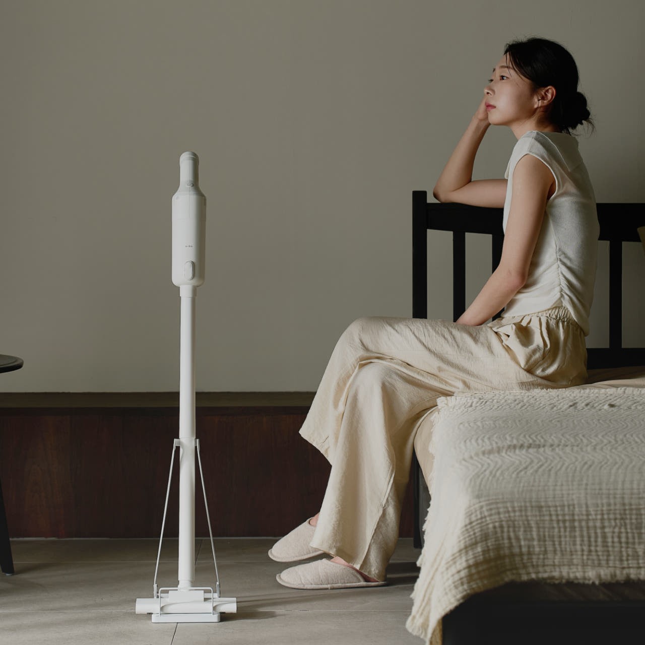 가볍고 작은 무선 청소기, 집안 곳곳 깔끔하게 정리하는 방법