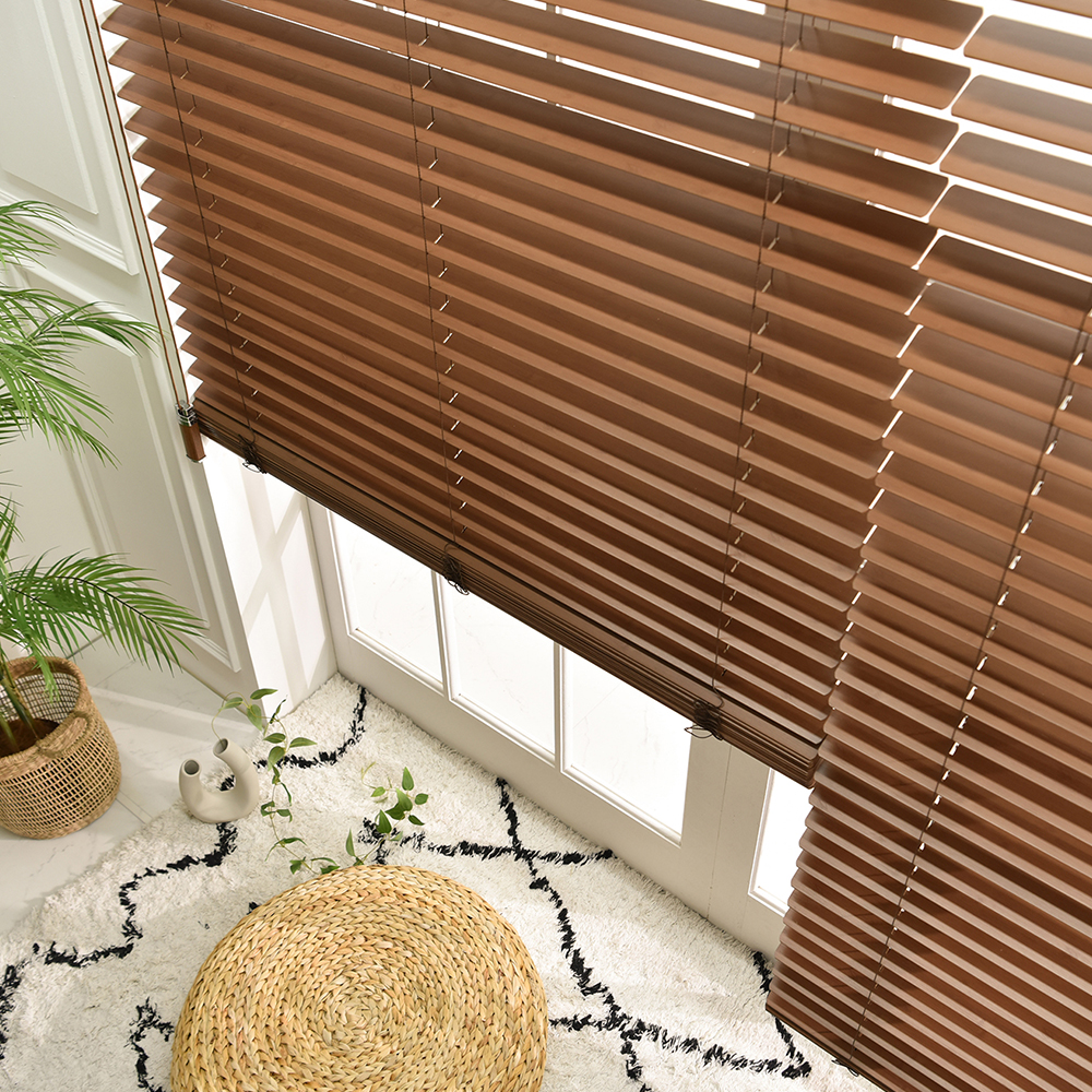 집안 분위기를 따뜻하게 만들어주는 원목 블라인드 추천