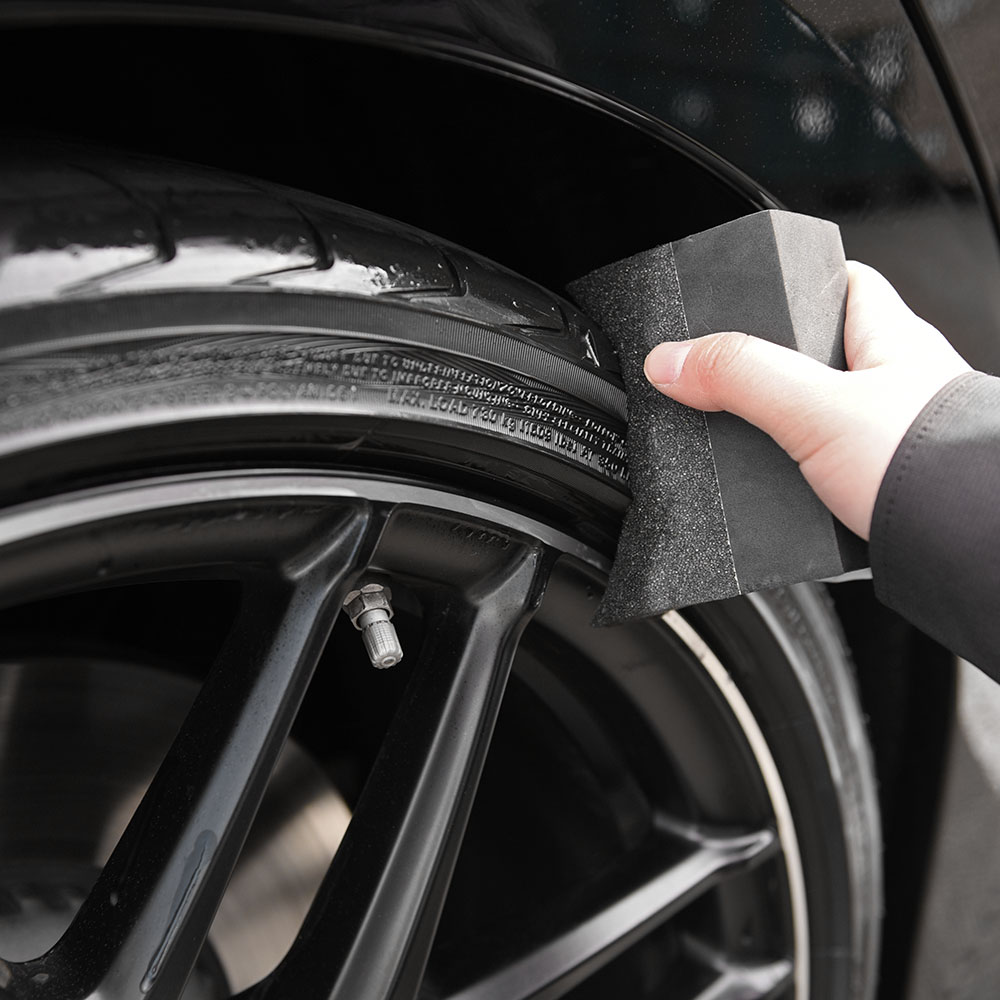 일상에서 쉽게 사용하는 매트블랙 타이어 광택제 추천!
