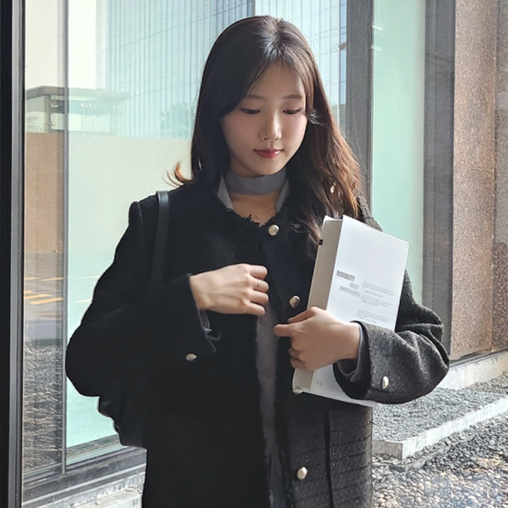 편하게 입기 좋은 로엠 미디 트위드 자켓, 새롭게 입고됐어요!