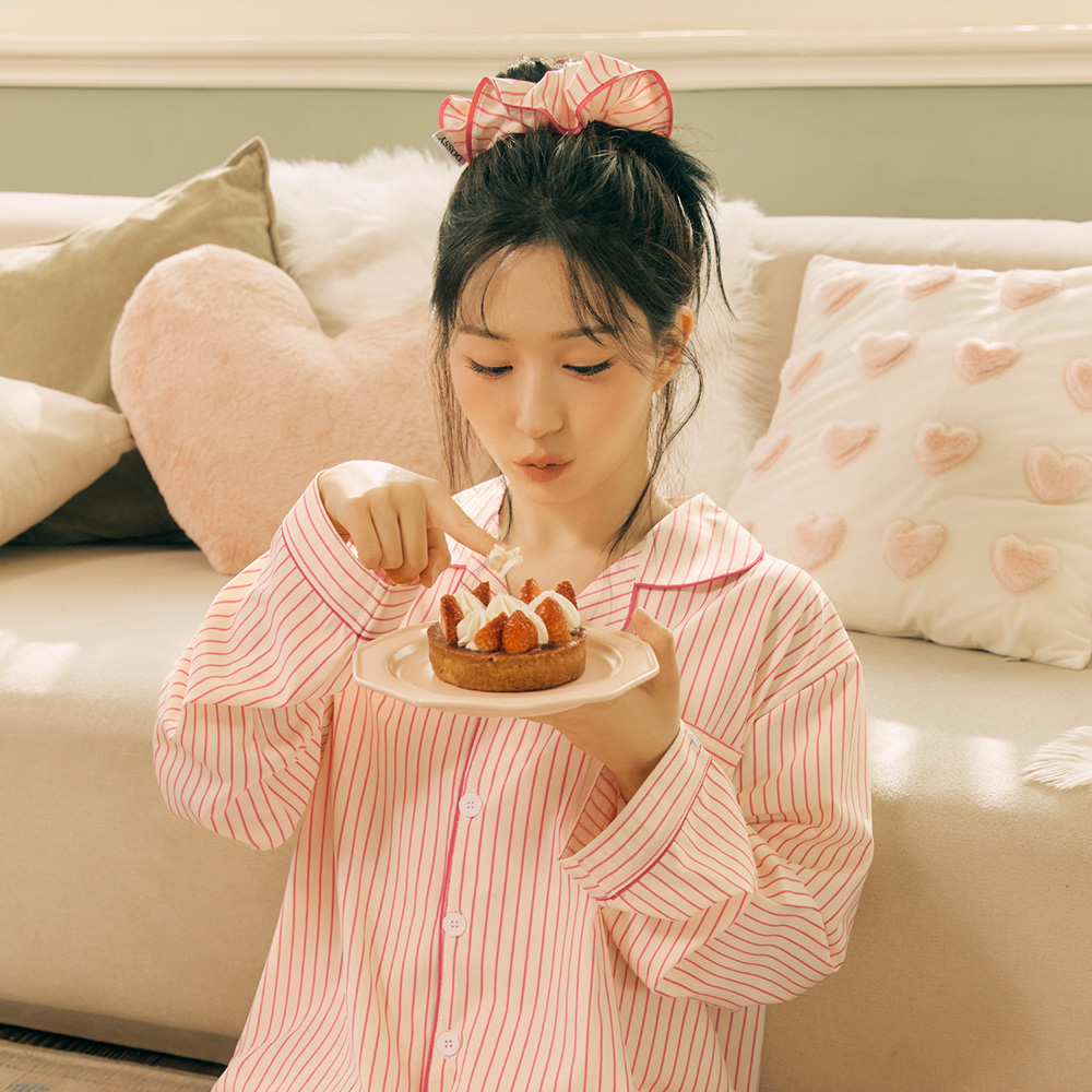 [도씨x해원 PICK][2PACK] 실크핏 러브썸 긴팔 카라 커플 잠옷 세트 홈웨어