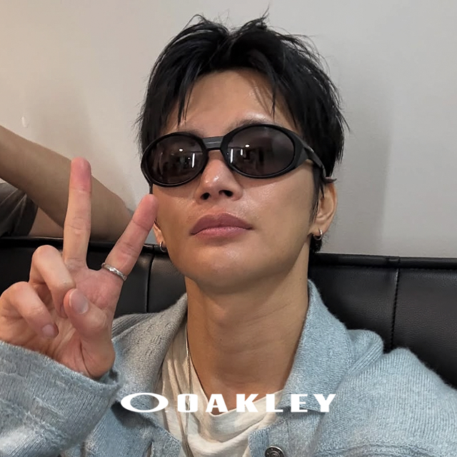 오클리 선글라스 아이자켓 리덕스 9438 블랙 실버 남자 여자 러닝 편광 선글라스