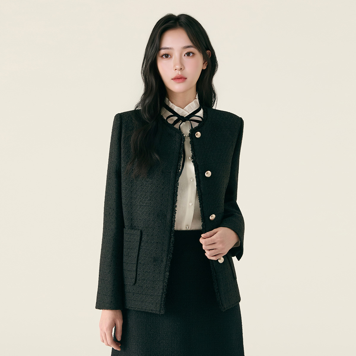 편하게 입기 좋은 로엠 미디 트위드 자켓, 새롭게 입고됐어요!