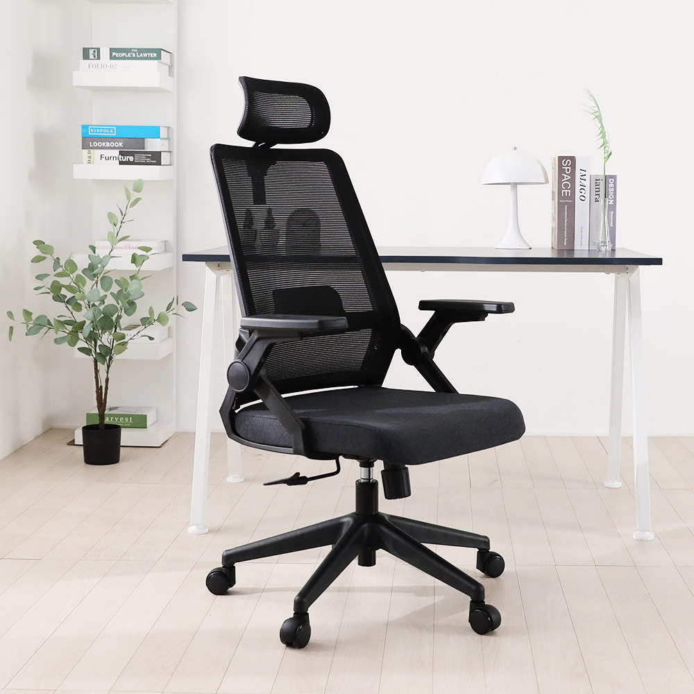 집에서 편하게 사용하는 컴퓨터 책상과 의자 추천