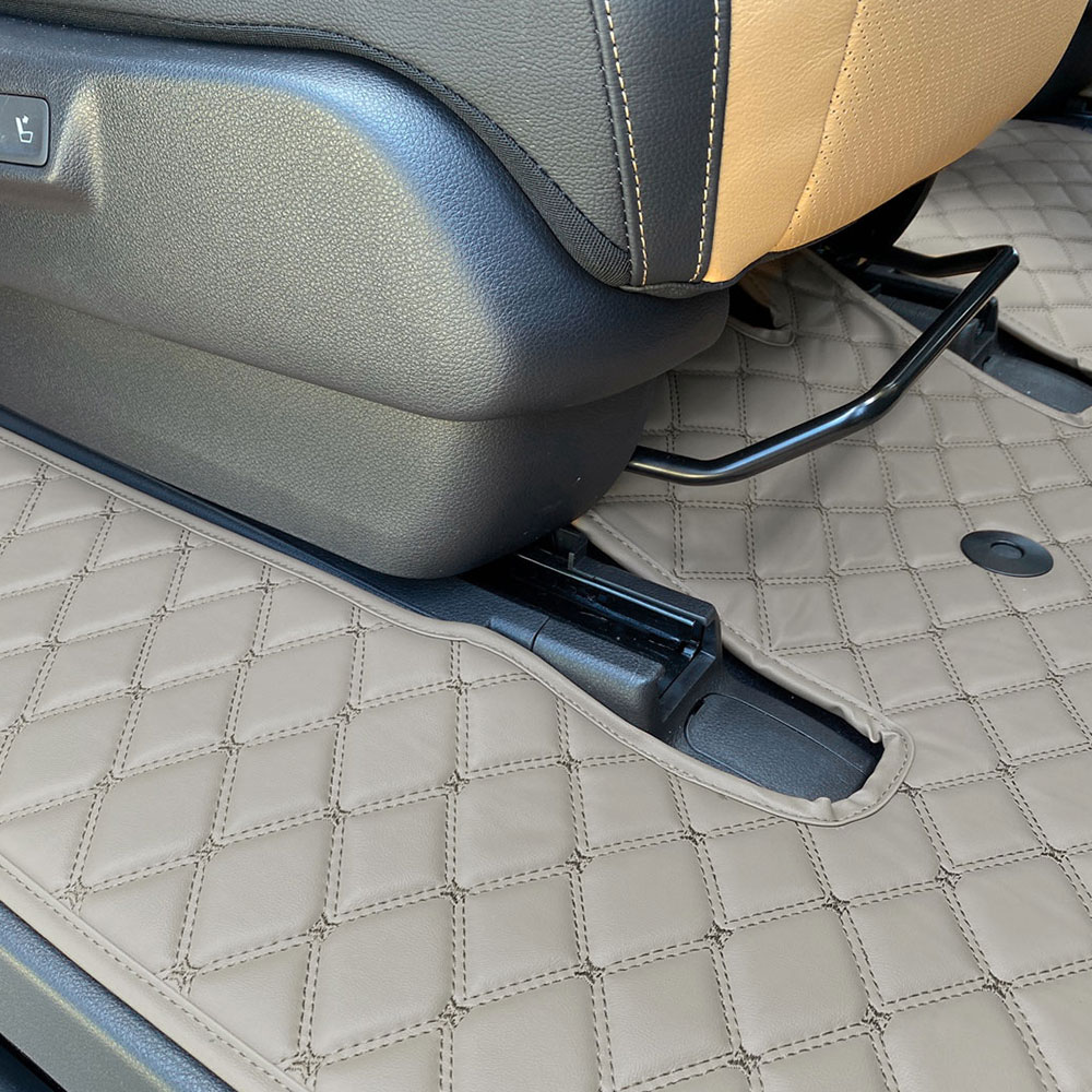 가족 모두 편안하게! KA4 카니발용 모노륨 매트로 안전하고 쾌적한 실내 만들기