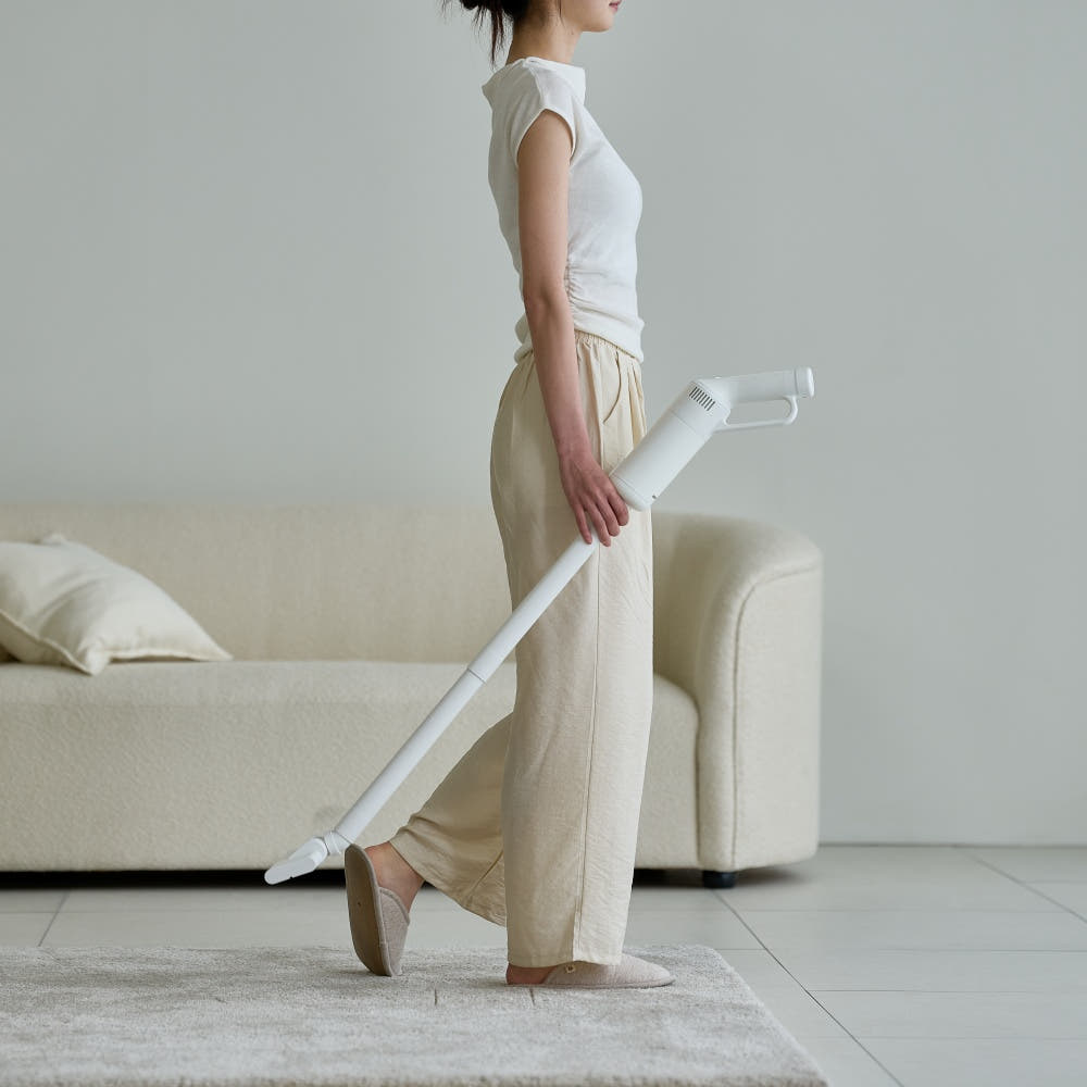 가볍고 작은 무선 청소기, 집안 곳곳 깔끔하게 정리하는 방법