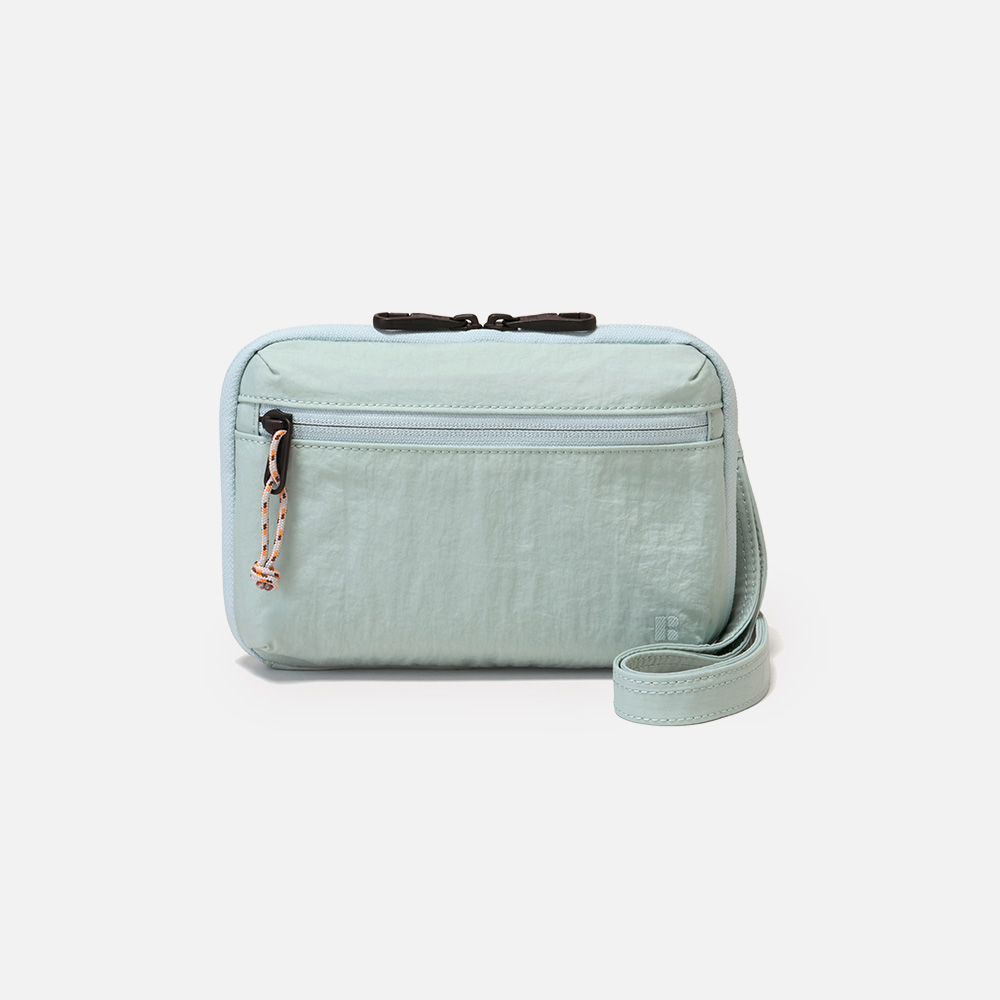 일상에서 딱! 편리하게 사용하는 여권 가방 추천