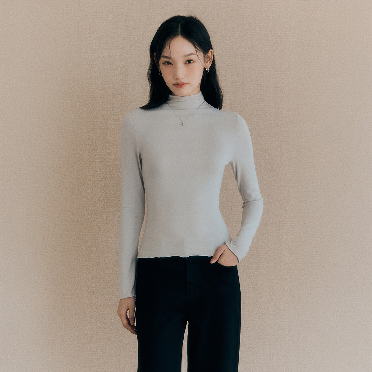 [N배송] 로엠 올데이 텐셀 하이넥 티셔츠 RMLWF4TR11