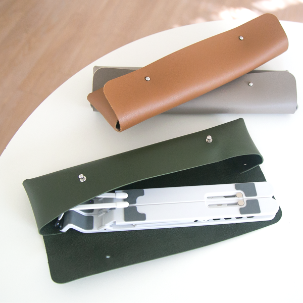 휴대하기 편한 접이식 독서대, 가죽 파우치 세트로 더 멋지게!