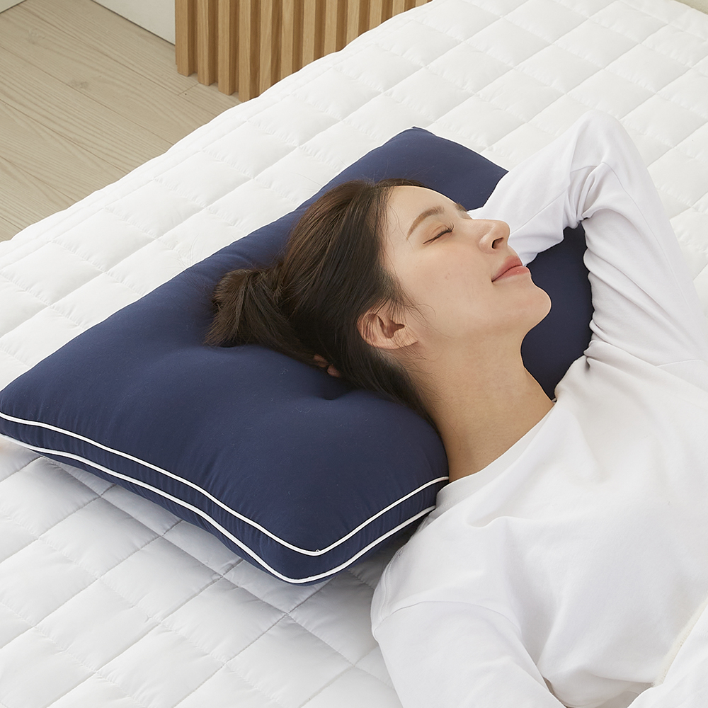 집앤콕 베개 빨아쓰는 일자목 거북목 목디스크 경추베개 네이비, 30x50